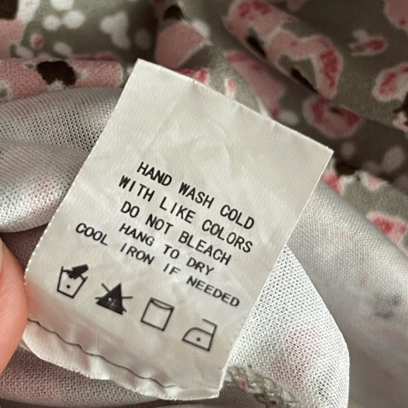 SQUARE NECK LONG SLEEVE FLORAL PRINT TOP IN TAUPE BLUSH - Picture 7 of 7